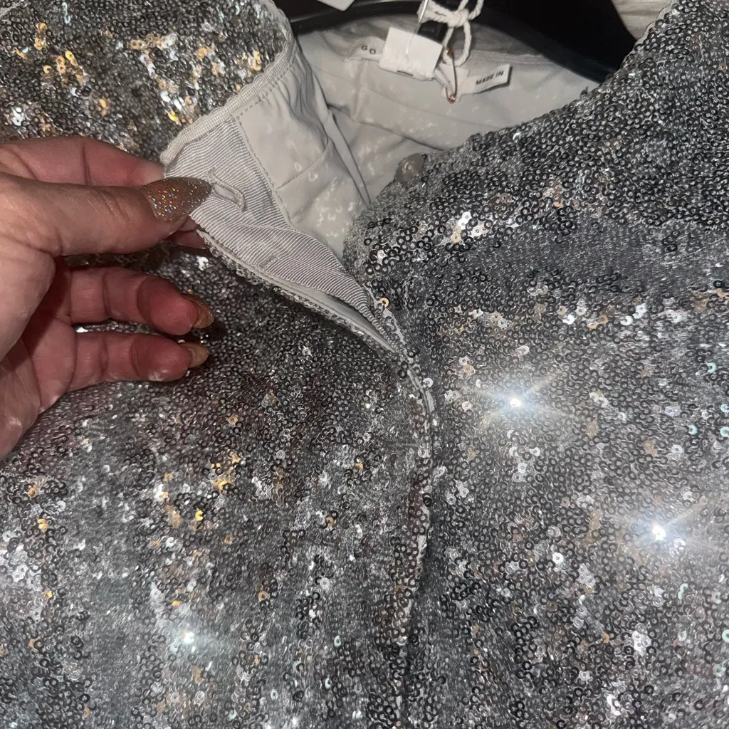 Good American Shiny Silver Sequin Top - Image 13