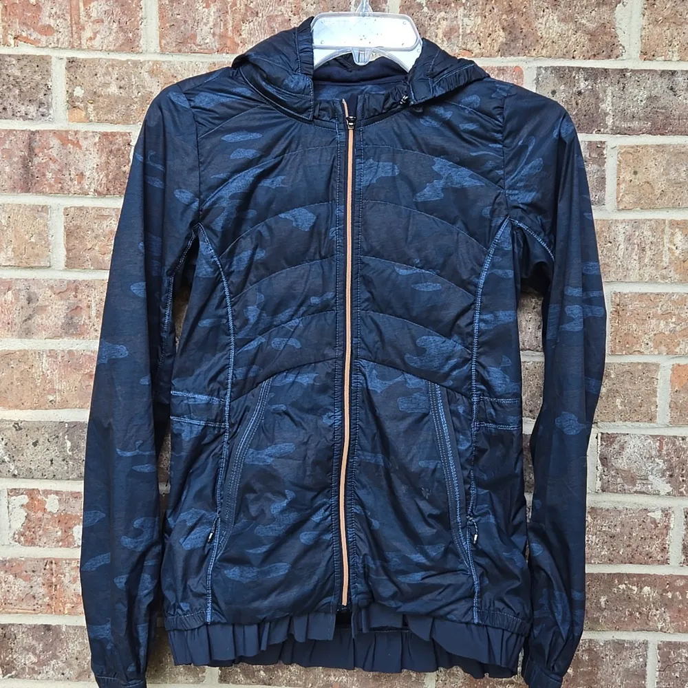 Lululemon Spring Fling Puffy Windbreaker Size 4 - Image 6