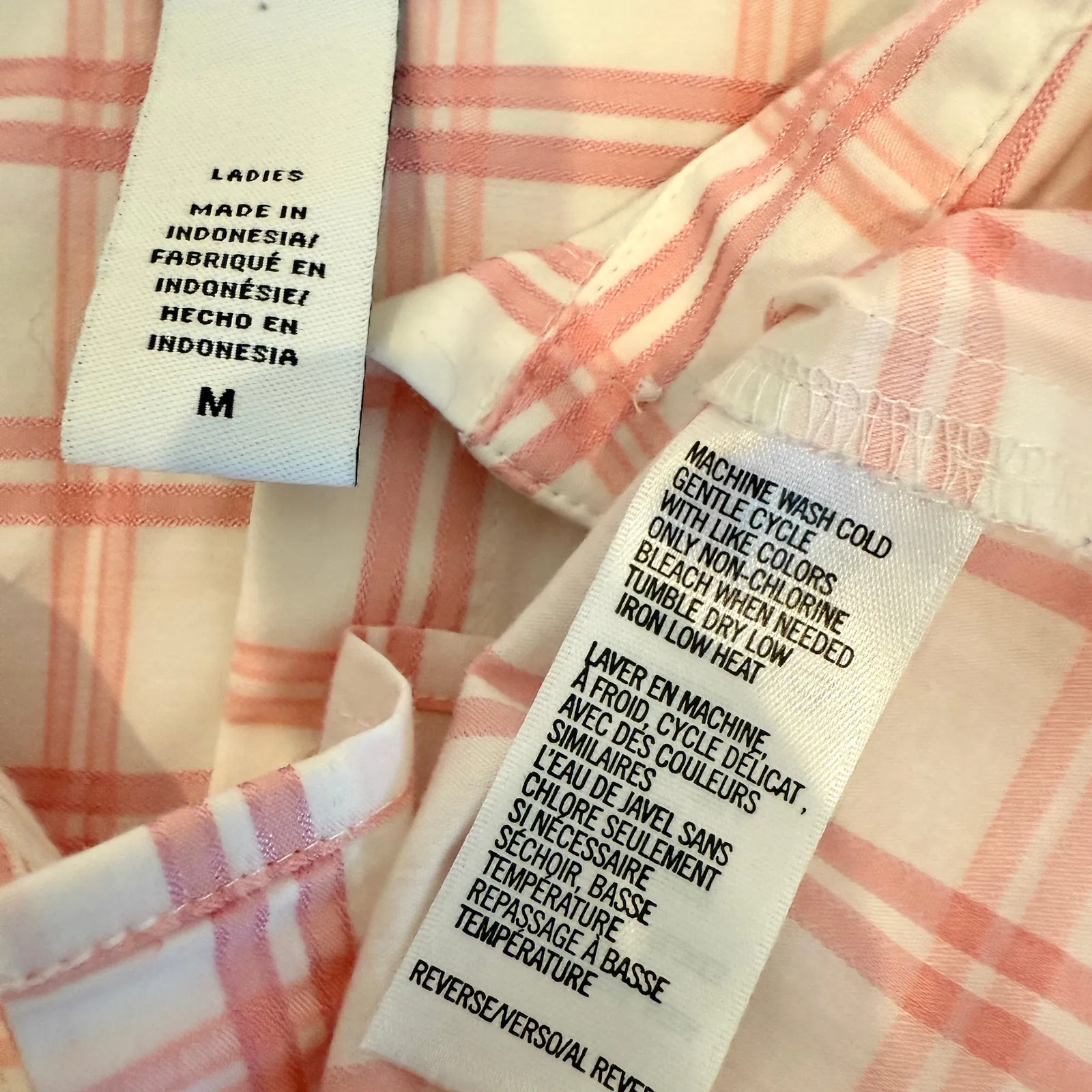 EUC Izod medium plaid check button front top blouse TB2 2339 - Image 5