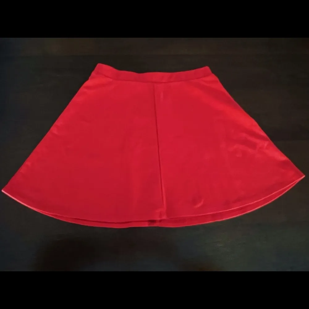 NEW RED MINI SKIRT - Image 2