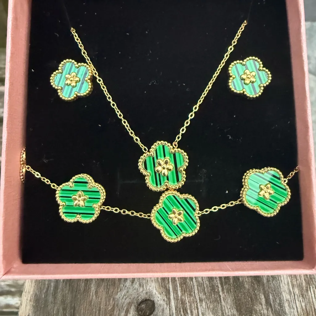 Gold Plated Green Clover Flower Bracelet Necklace‎ Earrings Jewlery Box - Image 2