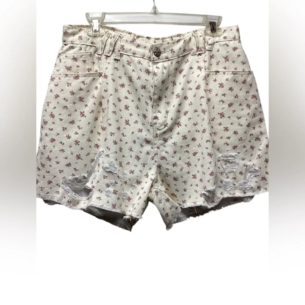 POL  Emmy shorts. Size Medium - Image 3