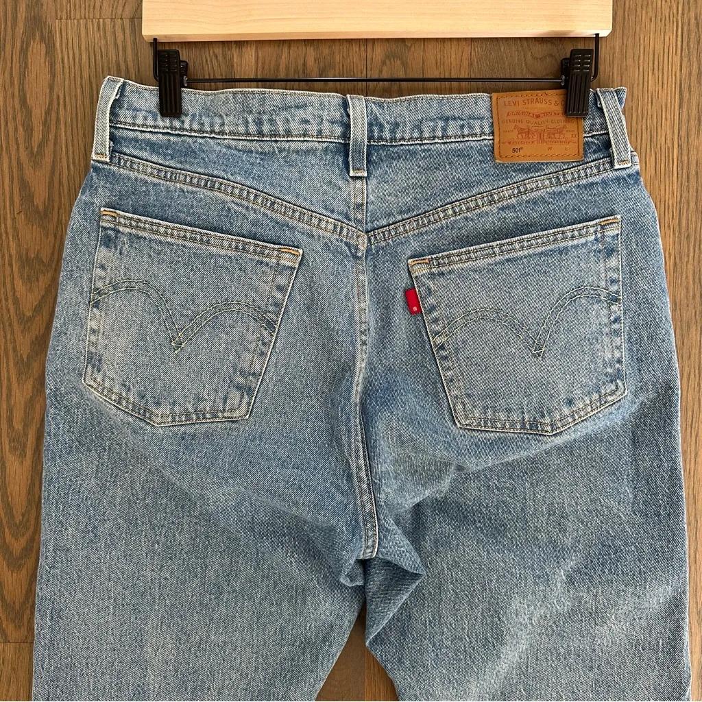 Levi's 501 Original Fit Straight Leg Denim Jeans in Hollow Days Wash 30 x 30 - Image 8