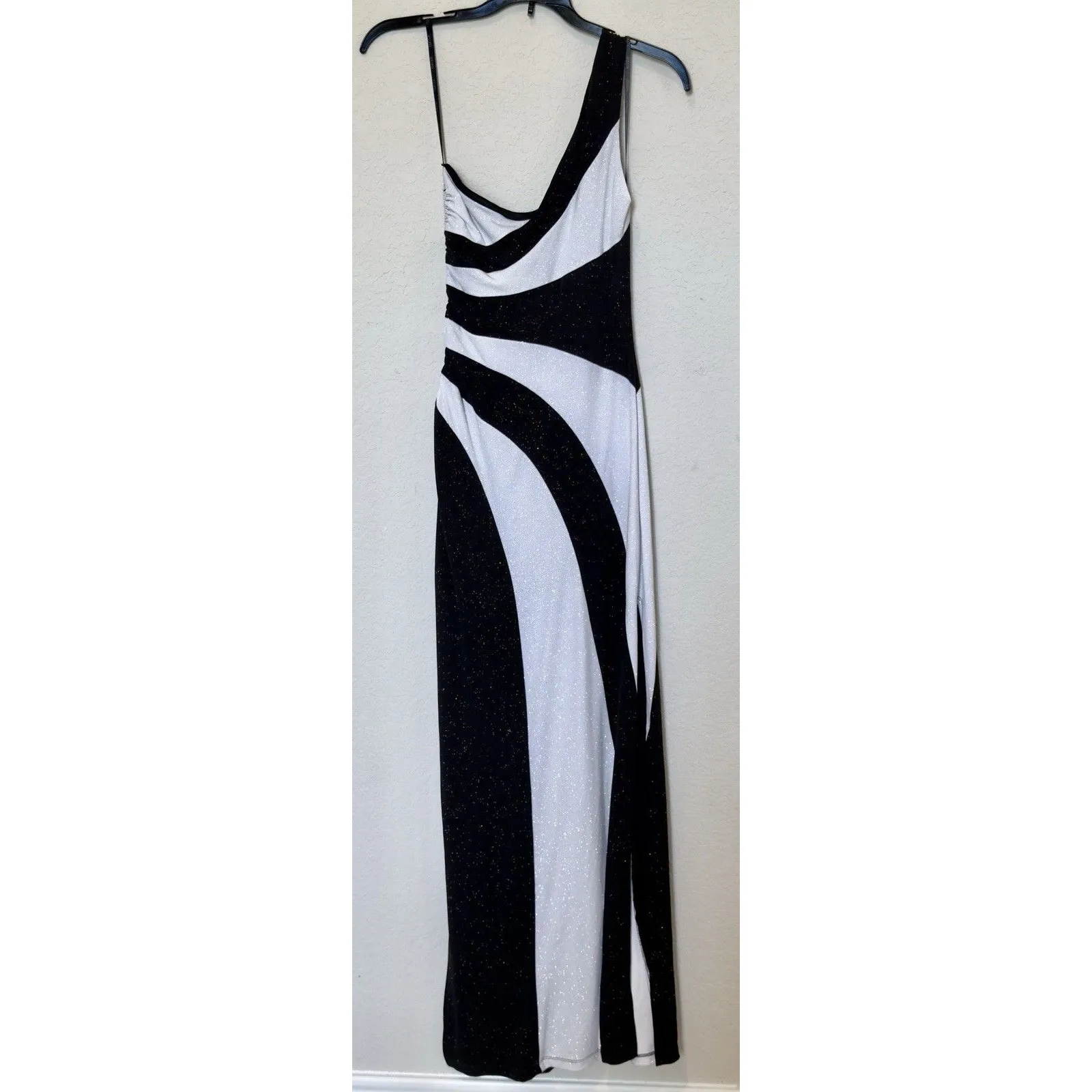 Y2K Maxi Dress one shoulder Stretch Stripes White Black Size M USA shimmery - Image 2