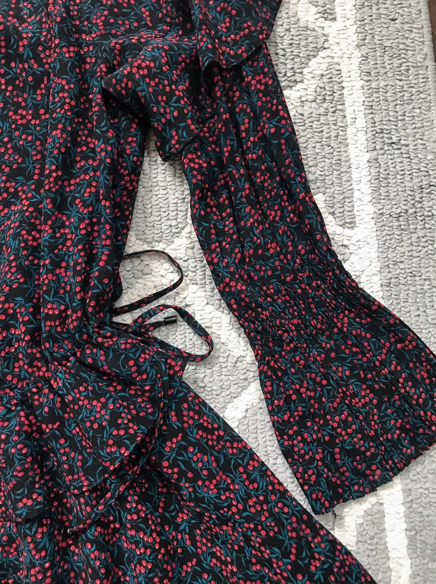 Holiday Print Ruffle Cinch Waist Mini Drszz - Image 5