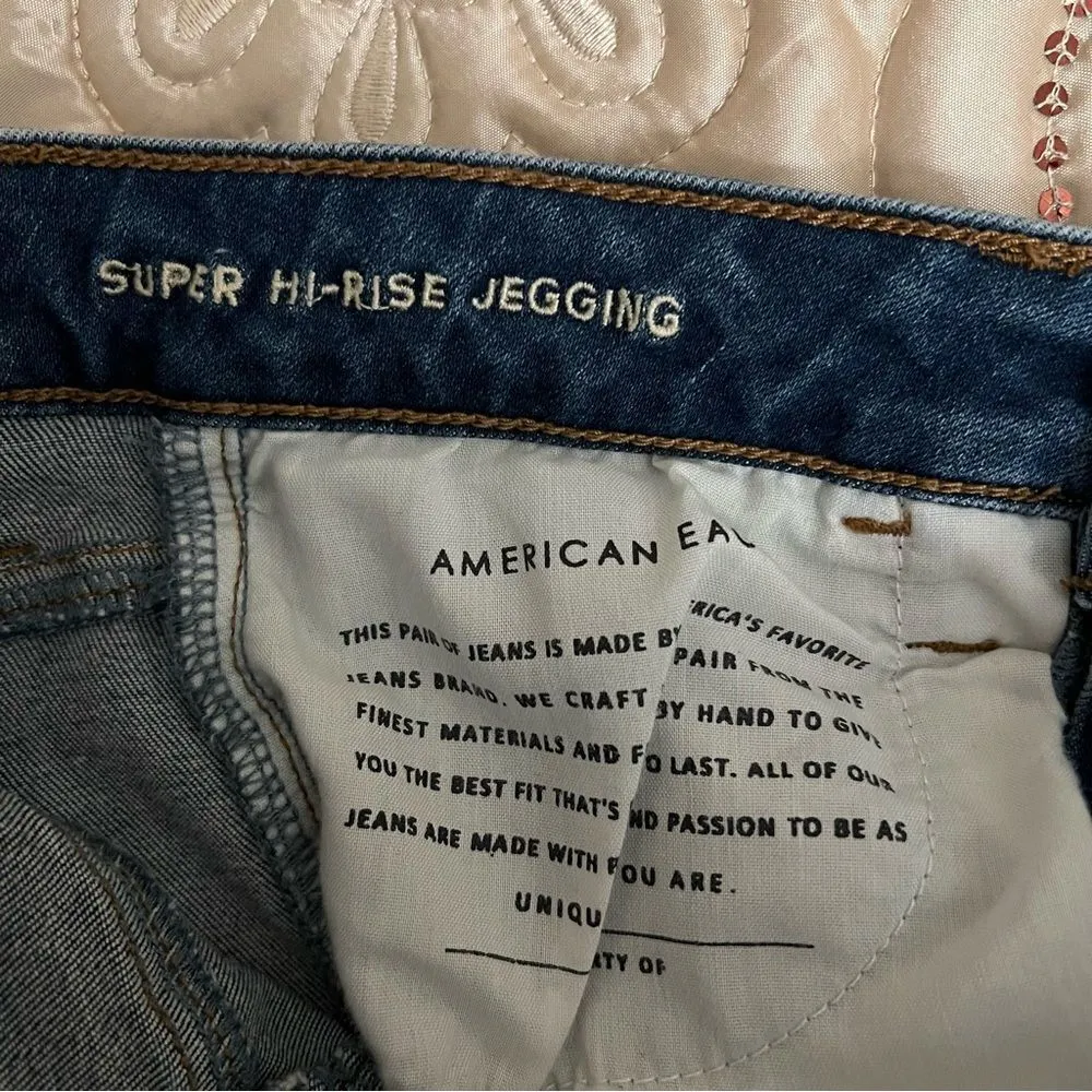 American Eagle Super Hi-Rise Jegging Distressed - Image 7