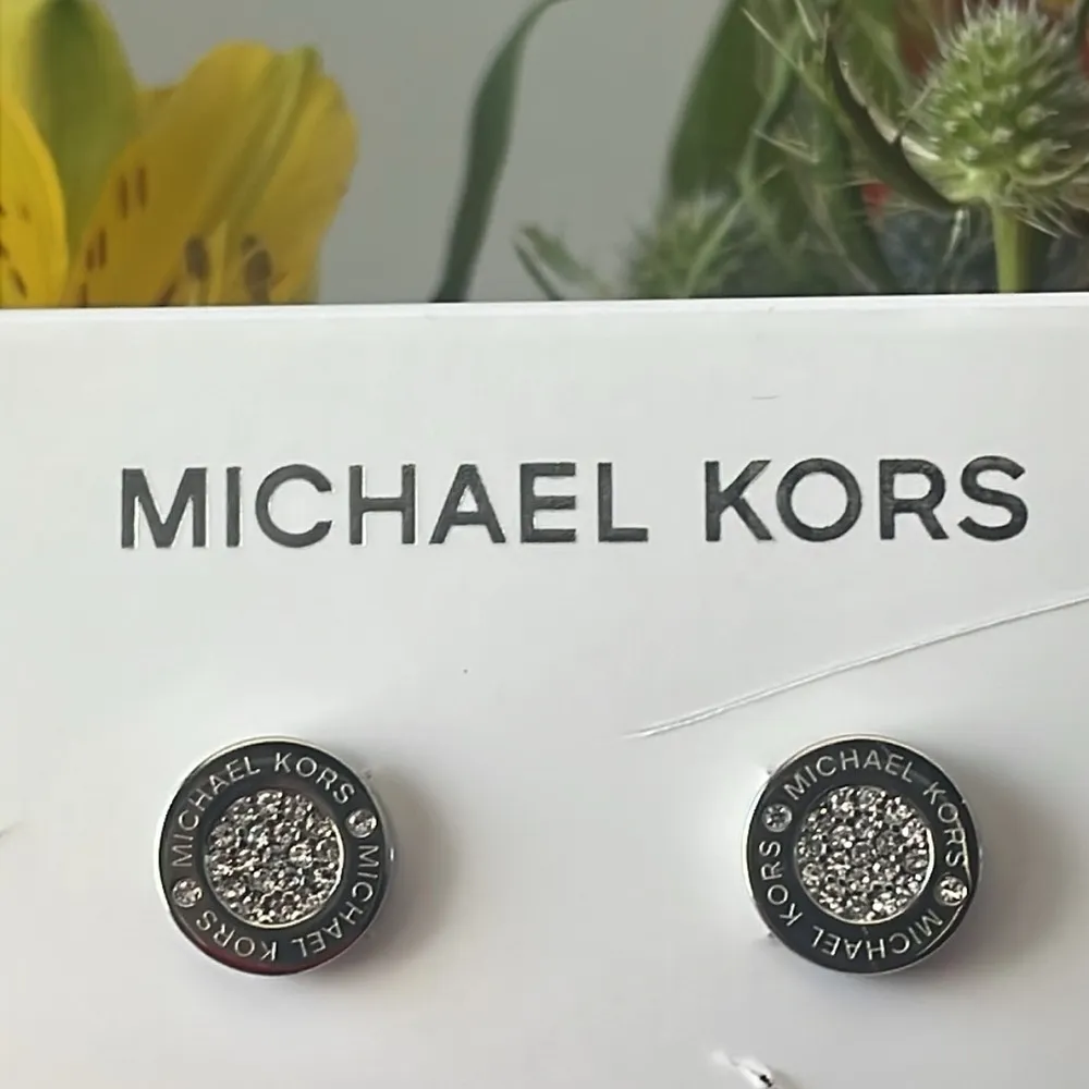 Micheal Kors earring logo silvertone pave fashion stud jewelry New size Small - Image 5