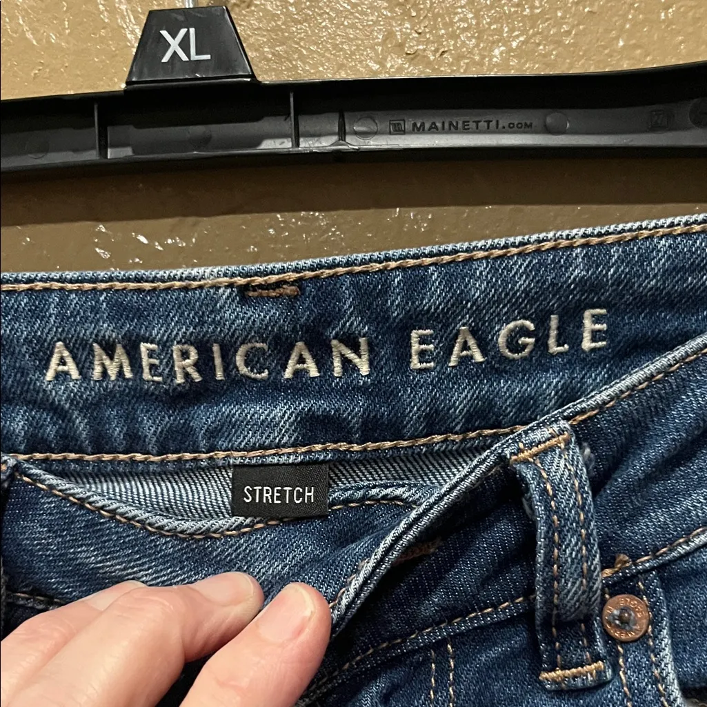 American Eagle Outfitters Stretch Denim Mom Jeans size 2 - Image 2
