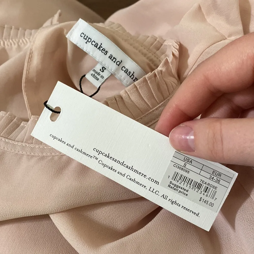 Cupcakes and Cashmere Malina pleated detail chiffon shift dress in tea rose sz S Pink - Image 15