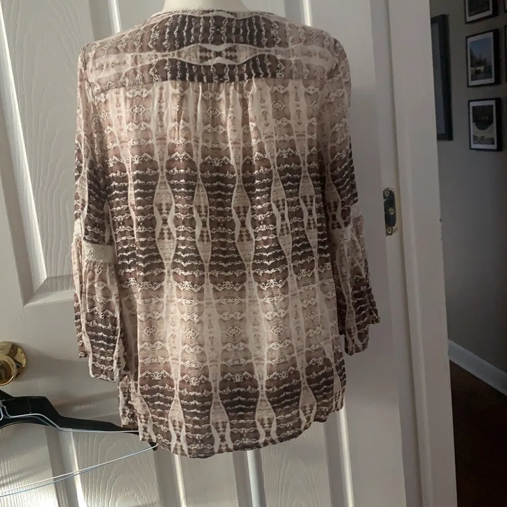 BoHo style bell like sleeve top - Image 4