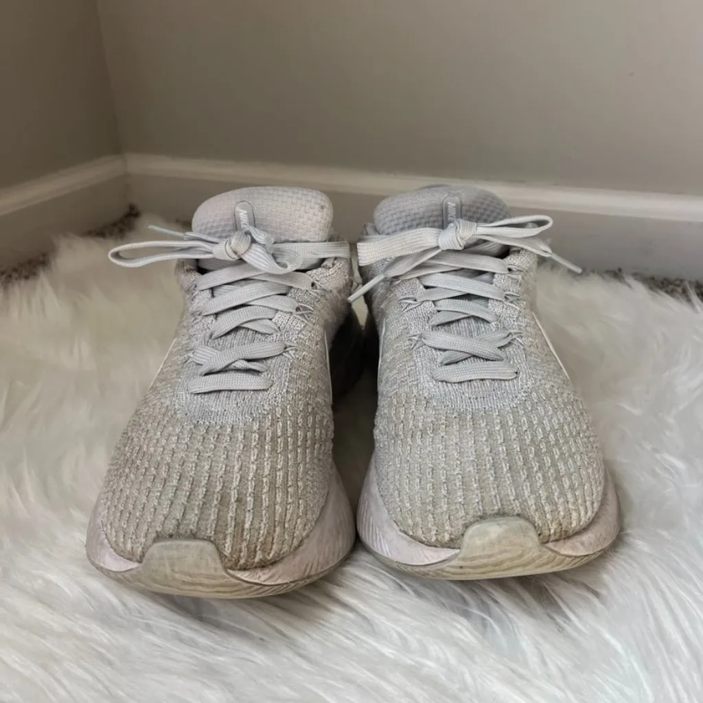Nike React Infinity Run Flyknit Women's 9 - Image 3