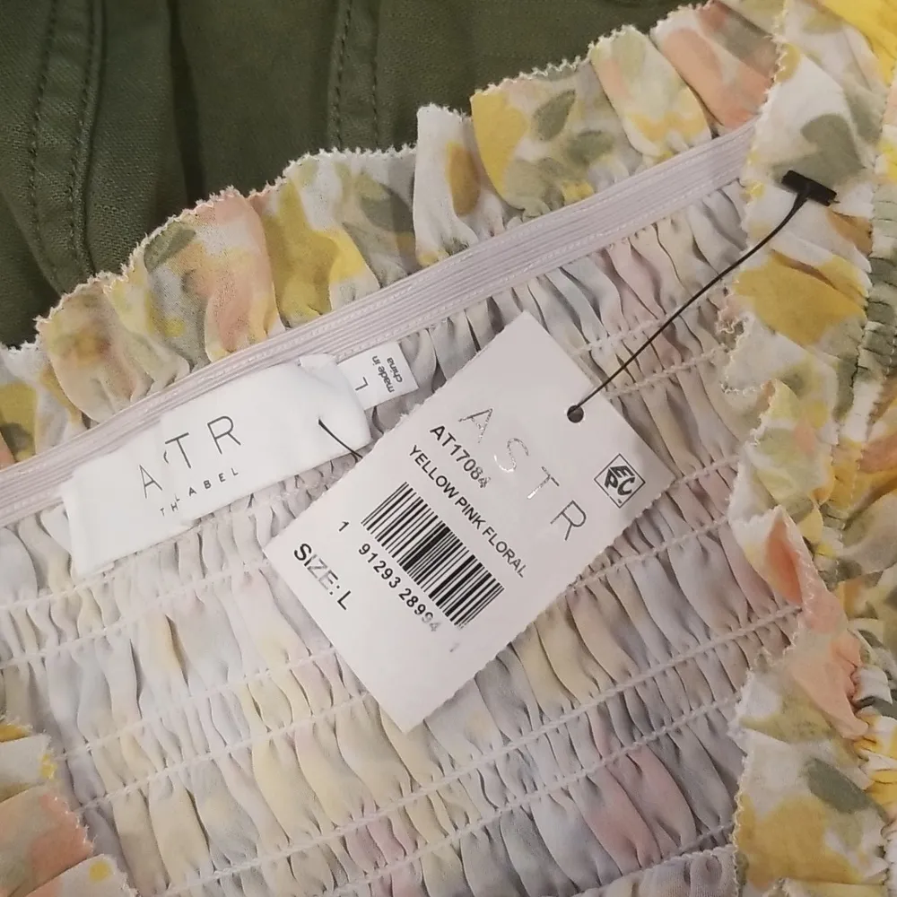 💕ASTR💕 Floral Smocked Half Sleeve Top ~ Yellow Pink Floral Print Large L NWT - Image 14