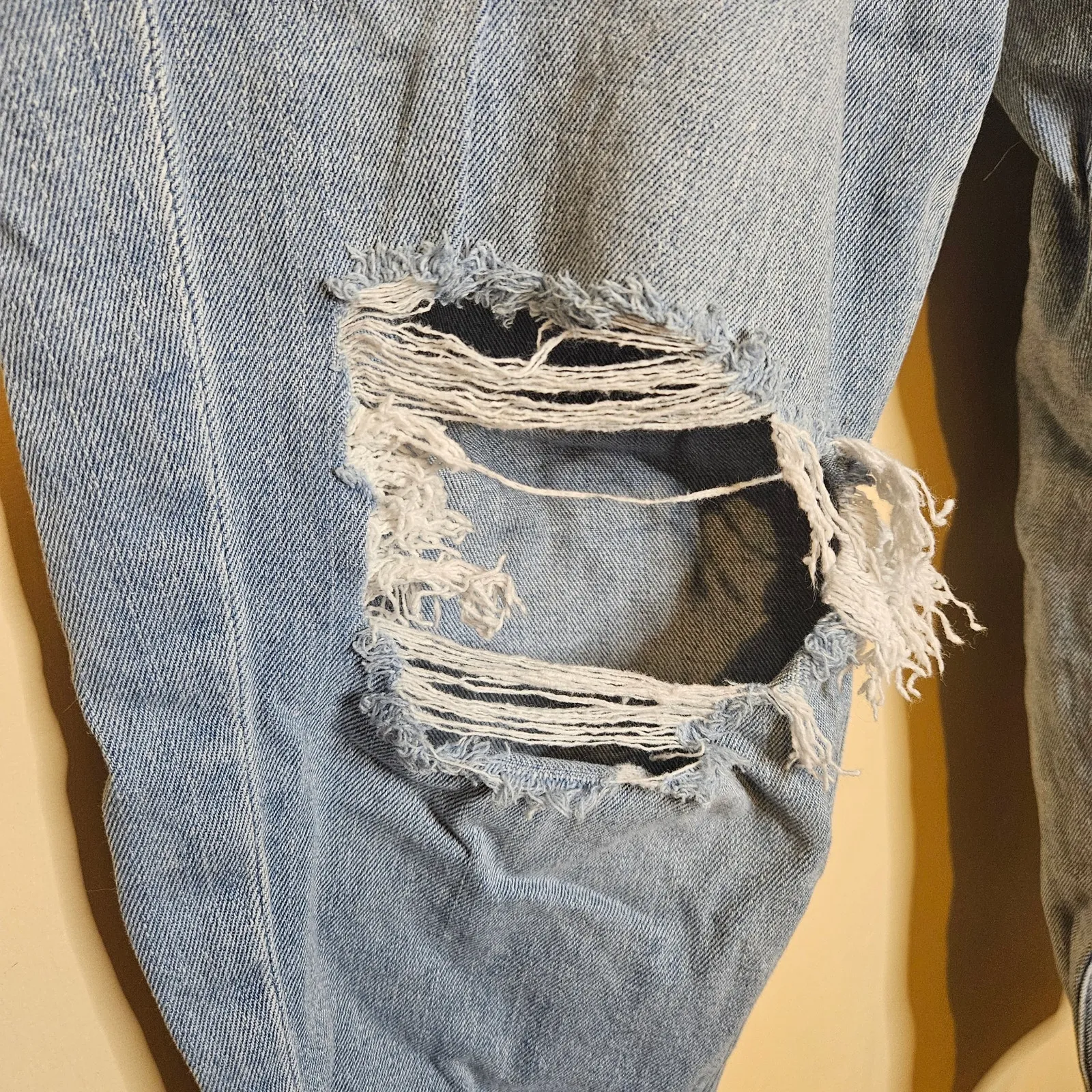 American Eagle AEO Size 14 Short Distressed Light Blue Jeans - Image 6