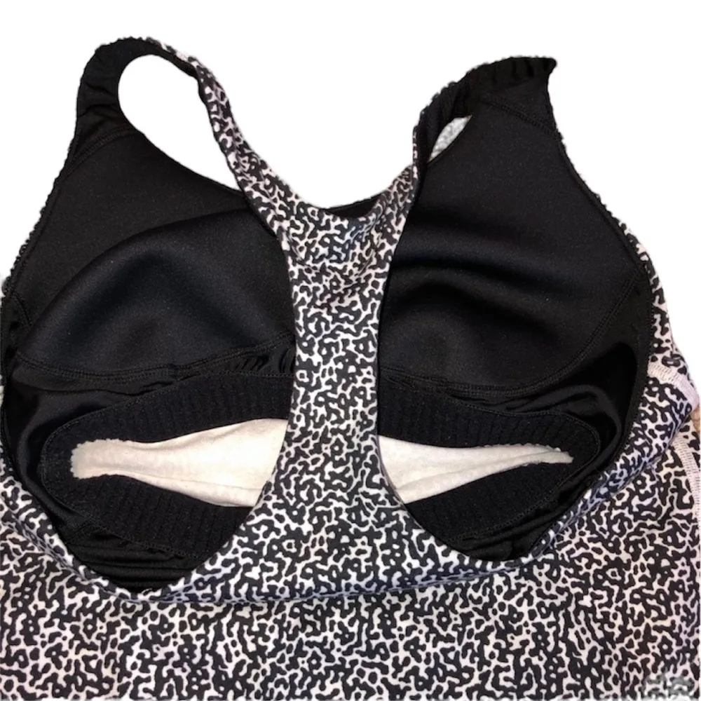 Nike Black and White Tank Top - Image 3