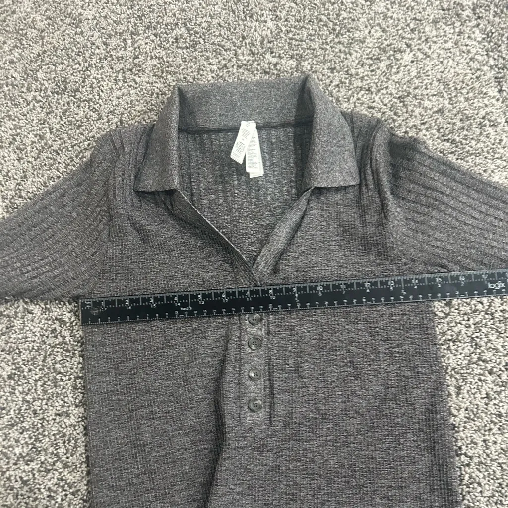 Athleta Ribbed Collared Button Front Top Size Medium - Image 4