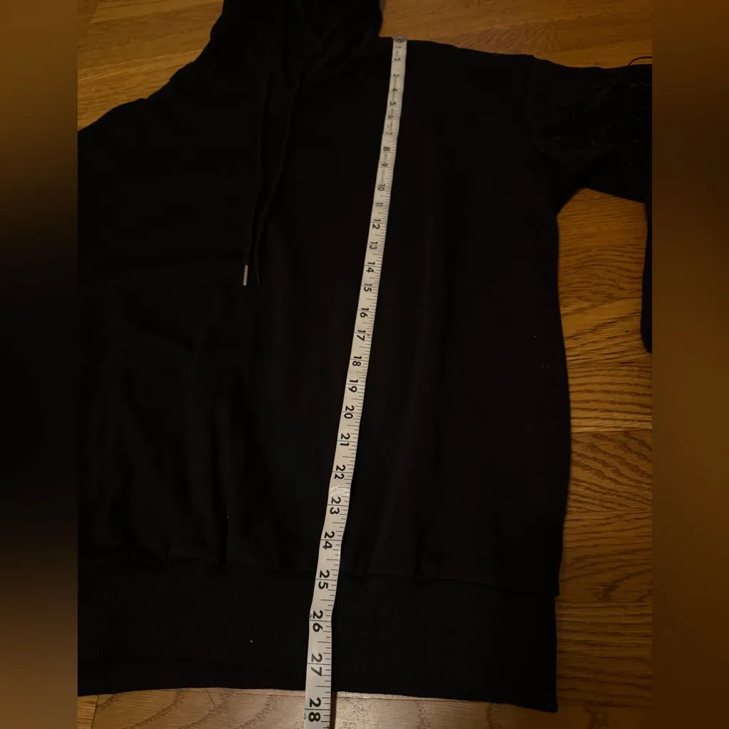 Black Feathered Women's Hoodie size M Size M - Image 13