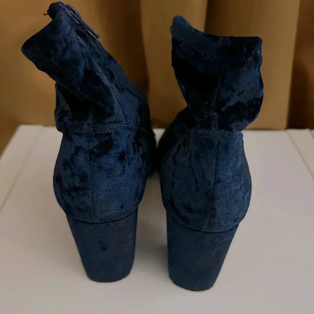 CARLOS BY CARLOS SANTANA WOMEN'S SIZE 9 M BLUE CRUSHED VELVET BLOCK HEEL BOOTS - Image 5