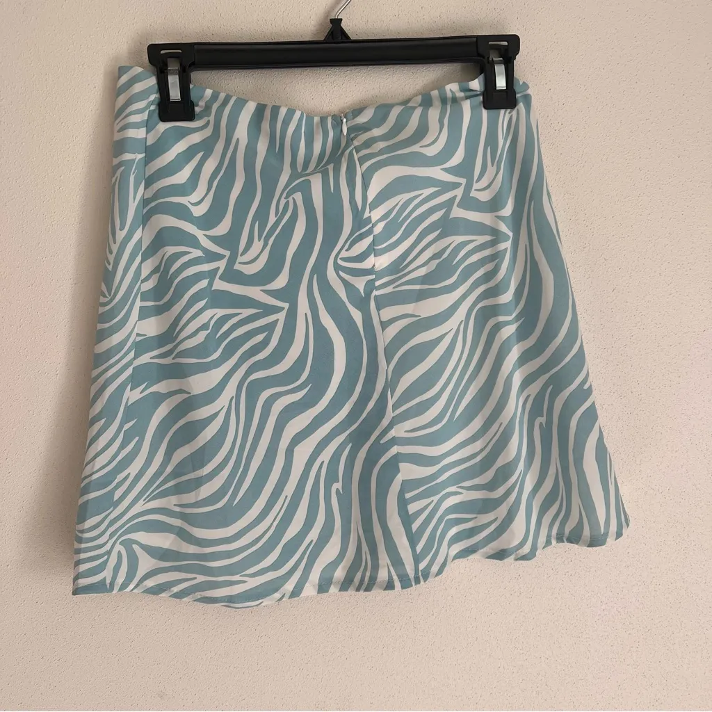 Princess Polly Blue and White Zebra Stripe Julia Mini Skirt Size 6 NWT - Image 5