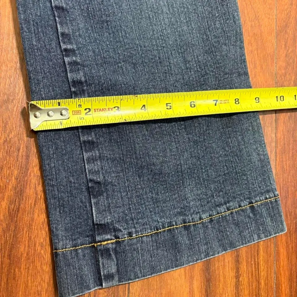 Y2K NY Jeans Size 2 Denim Flare Mid Rise Pocketless Back Jeans Wide Belt Loops - Image 3