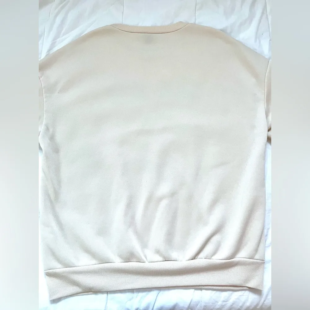 SHEIN Cartoon Graphic Thermal Lined Sweatshirt - Image 3