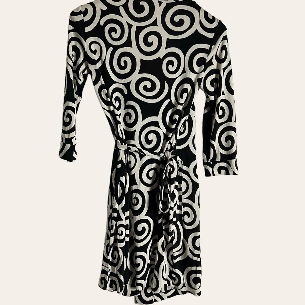 Diane von Furstenberg Julian Silk Jersey Swirl Print Black Wrap Mini Dress Sz 4 - Image 11