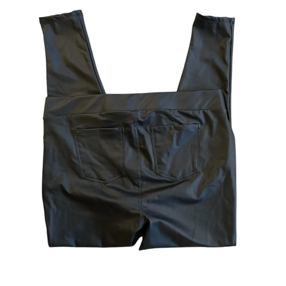 Torrid Perfect Skinny Faux Leather Mid Rise Pant Black Sz 2x 18/20 Trendy Winter - Image 3