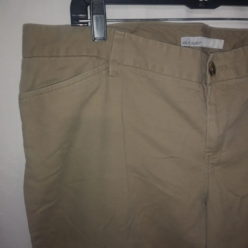 Old Navy 18 Khaki Every Day Pants Plus - Image 3