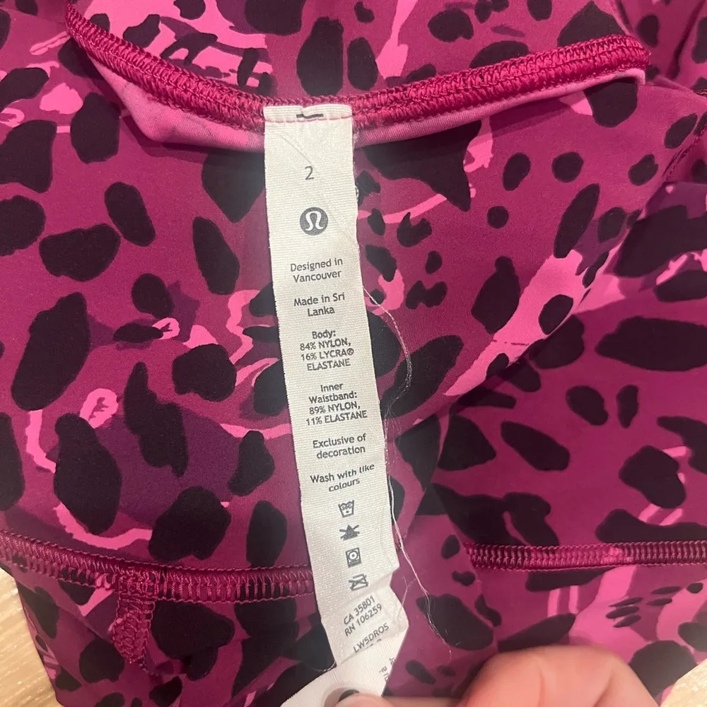 Lululemon cheetah print leggings. Size 2 - Image 4