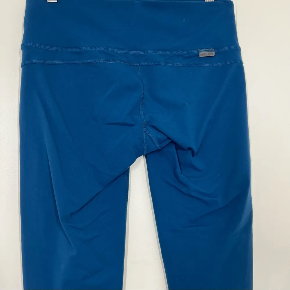 Oiselle Blue Capri Leggings - Image 7