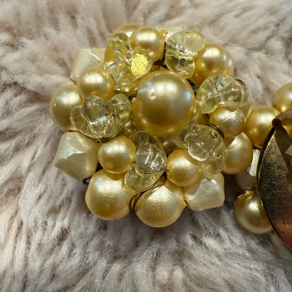 Vtg‎ Circa 1940's Hong Kong Gold Tone Beaded Clip Back Earrings - Image 3