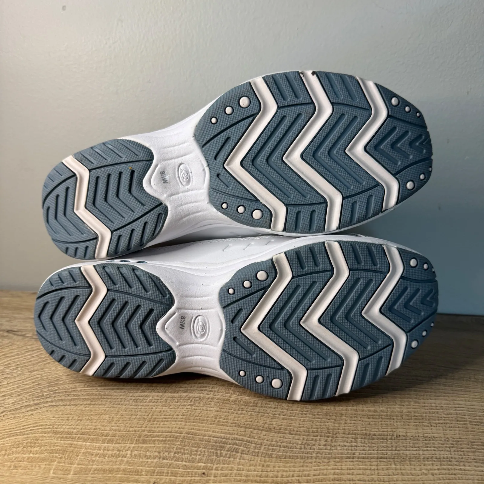 Easy Spirit TravelTime White Slip-On‎ Mesh Comfort Clogs Womens 8.5W Wide Casual - Image 7