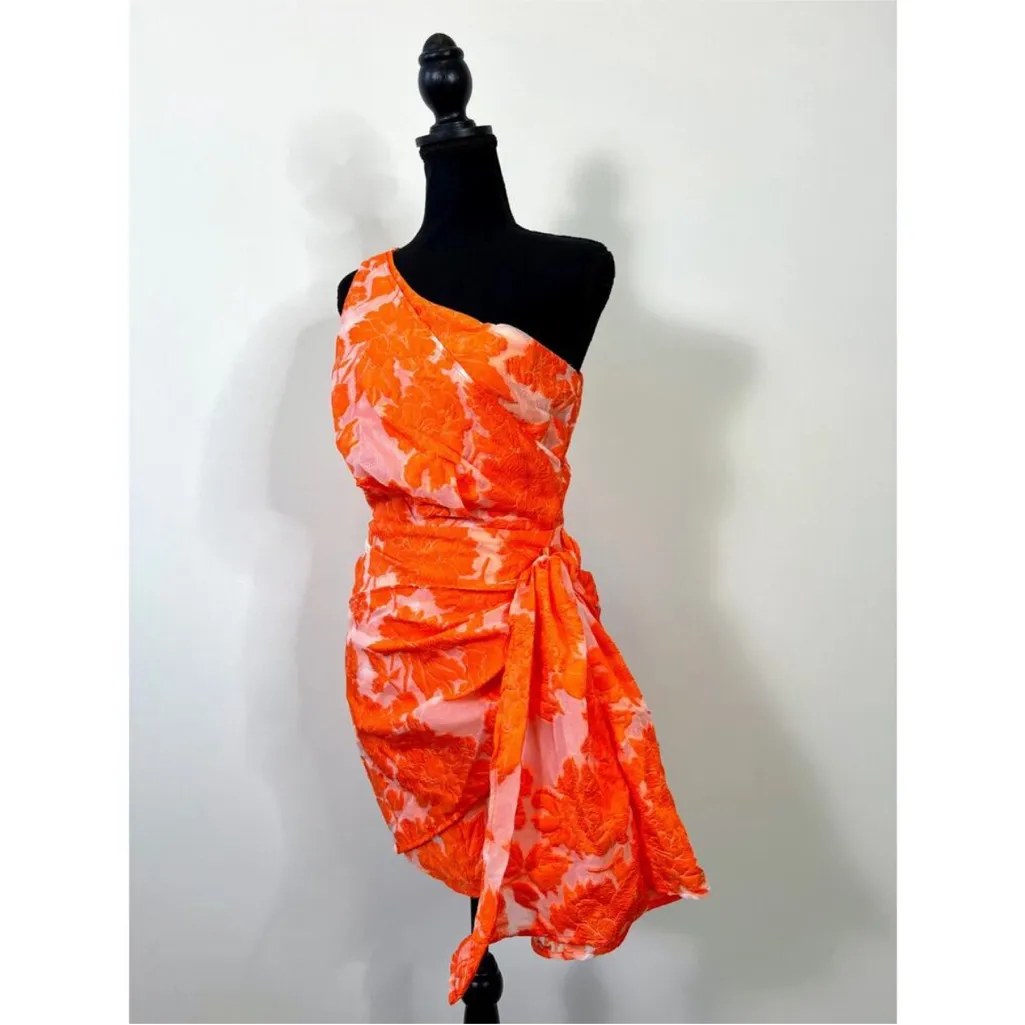 Reverse Orange and White One-Shoulder Dress - Image 6