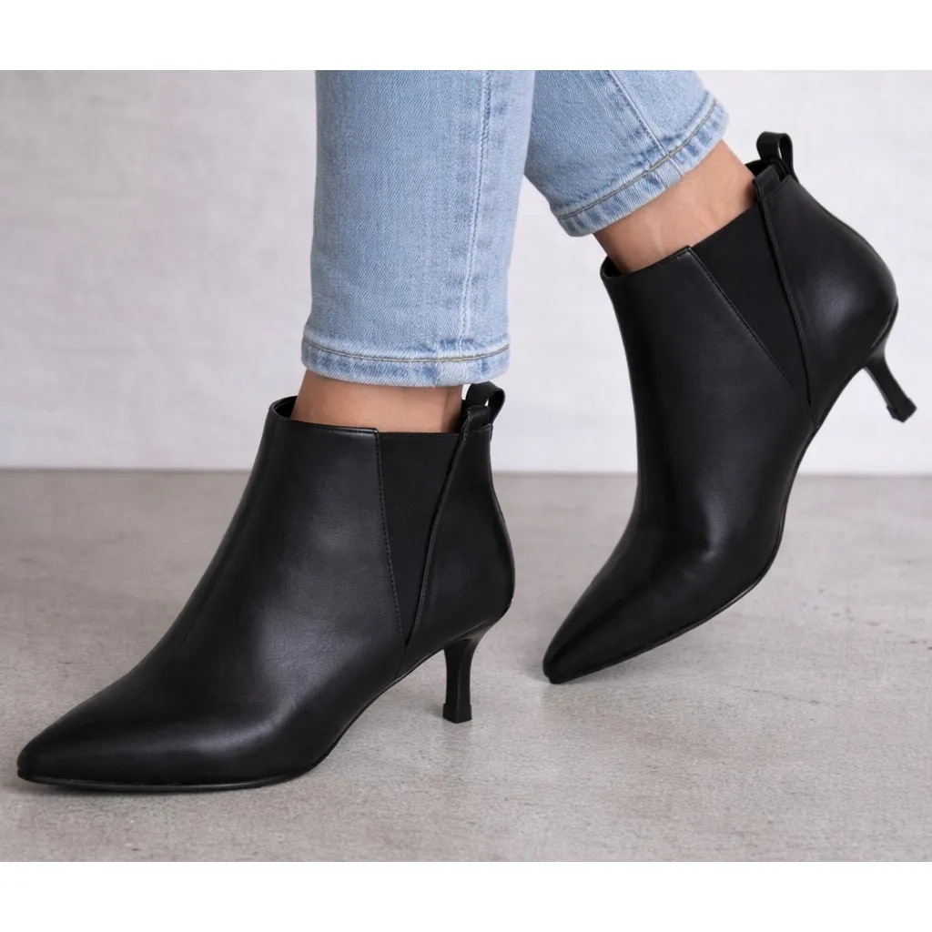 Women's Rachel Zoe Black Pointed Toe Kitten Heel Ankle Boots 6.5 Shiny Matte - Image 2