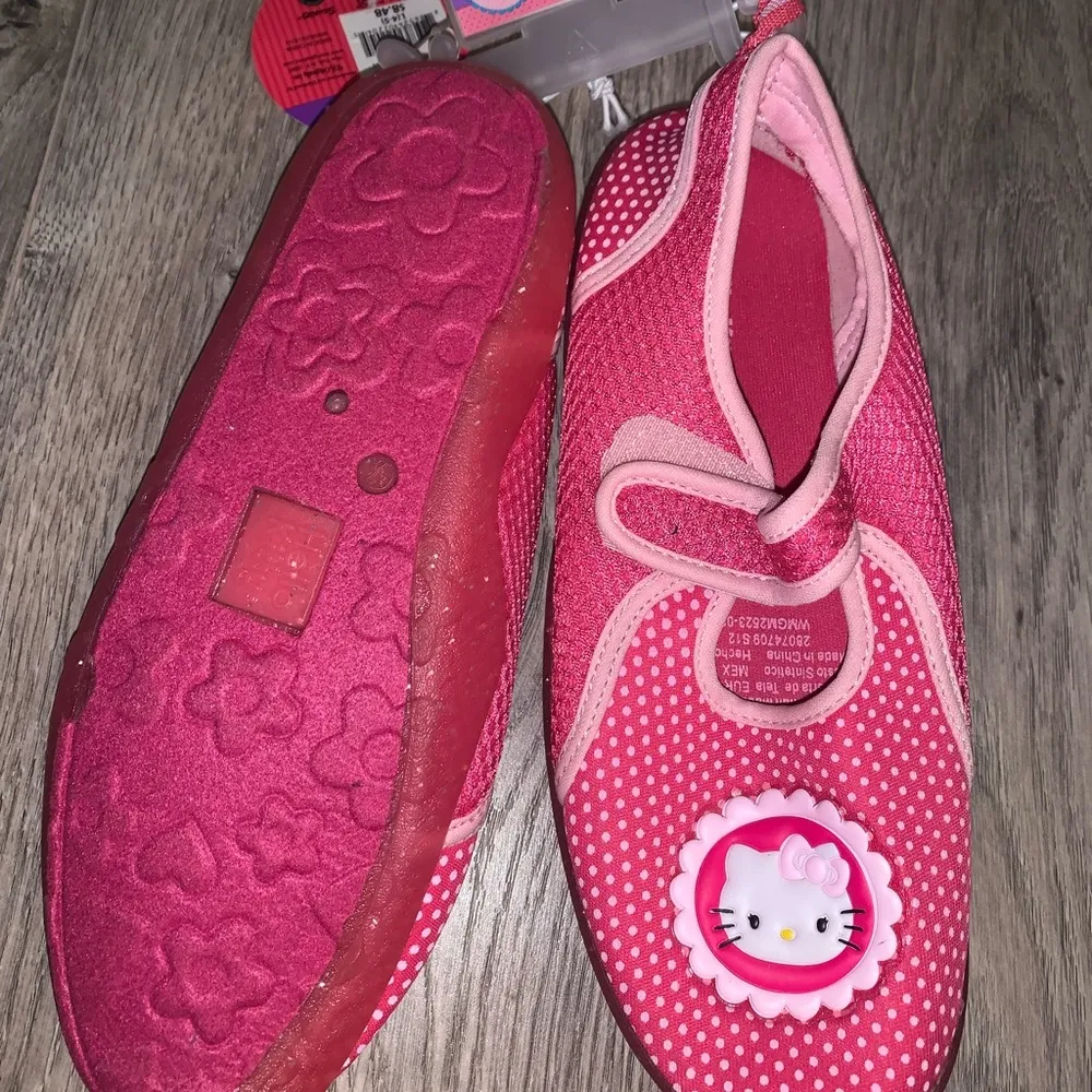 Hello Kitty  shoes new rare 2012 - Image 4