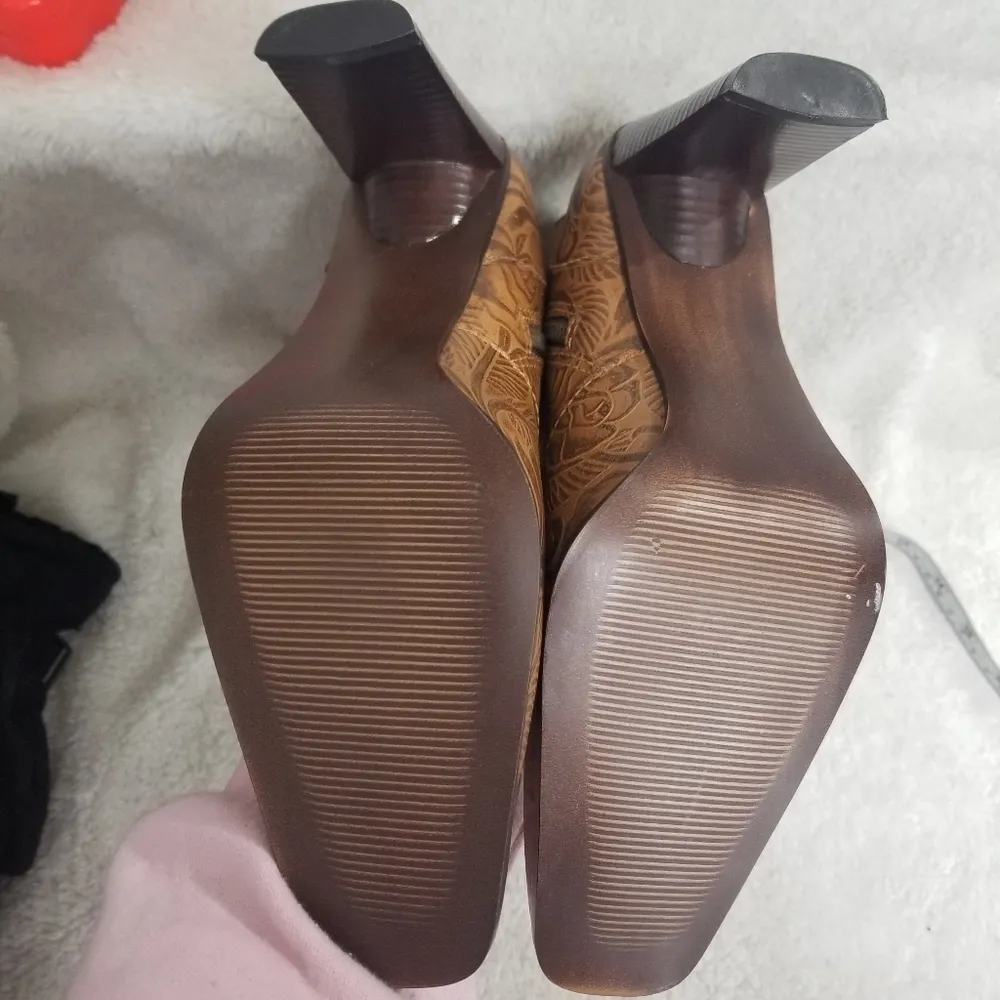 NEW! Matisse tooled leather booties Brown Size 7 - Image 10