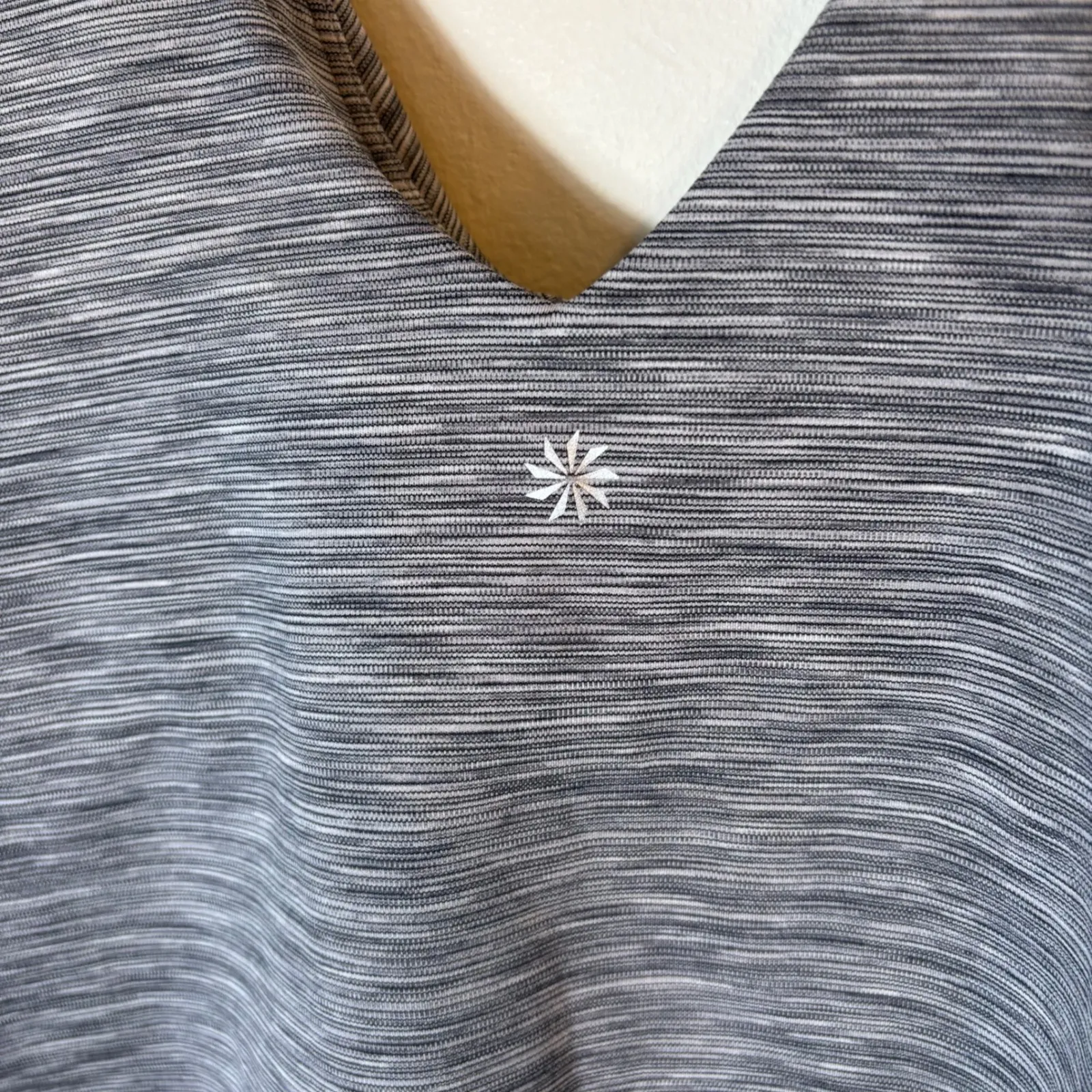 Athleta Transcend V-Neck Crop‎ Bra Top Size Large - Image 5