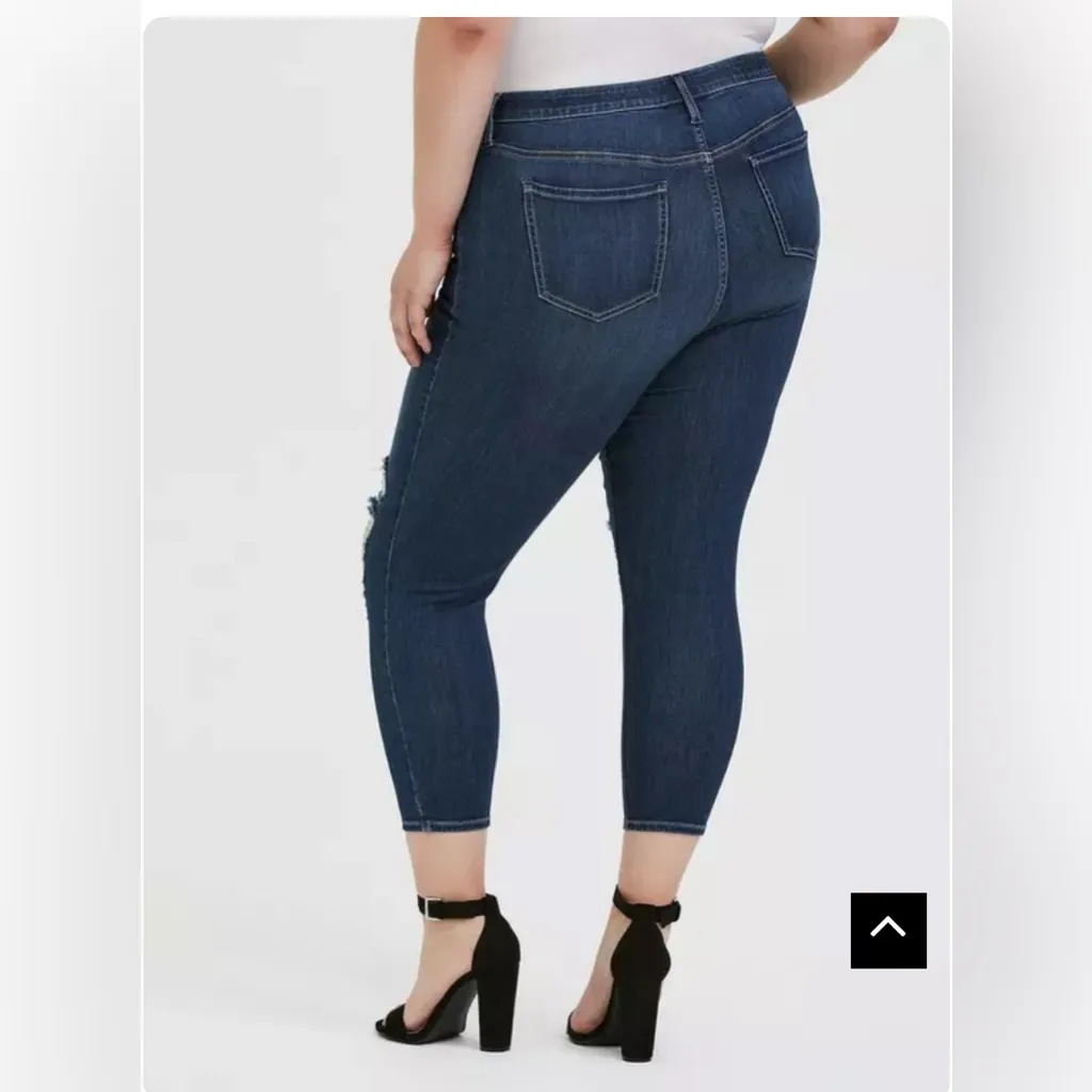 Torrid Crop Sky High Skinny Premium Stretch High-Rise Jean Size 16 - Image 2