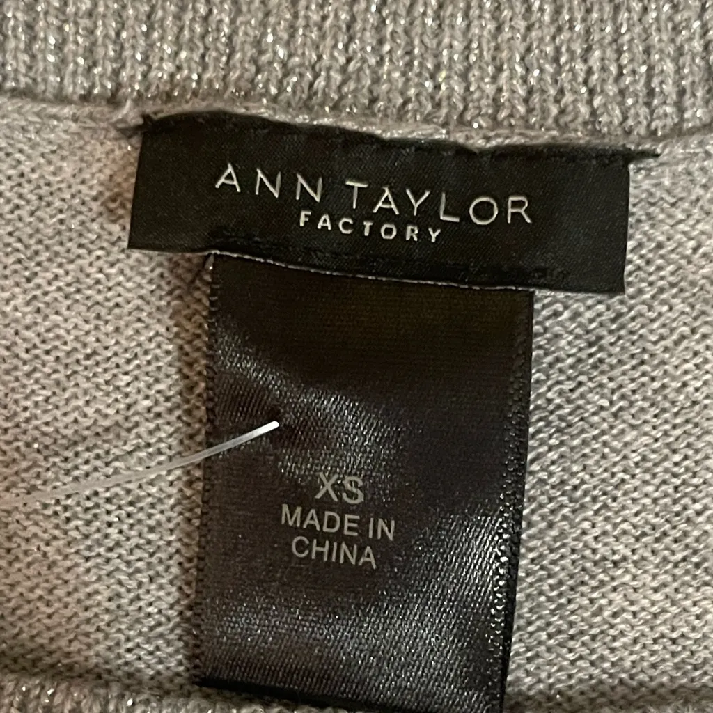 Ann Taylor Factory Silver sparkly Knit Sweater top shirt holiday woman’s XS - Image 6
