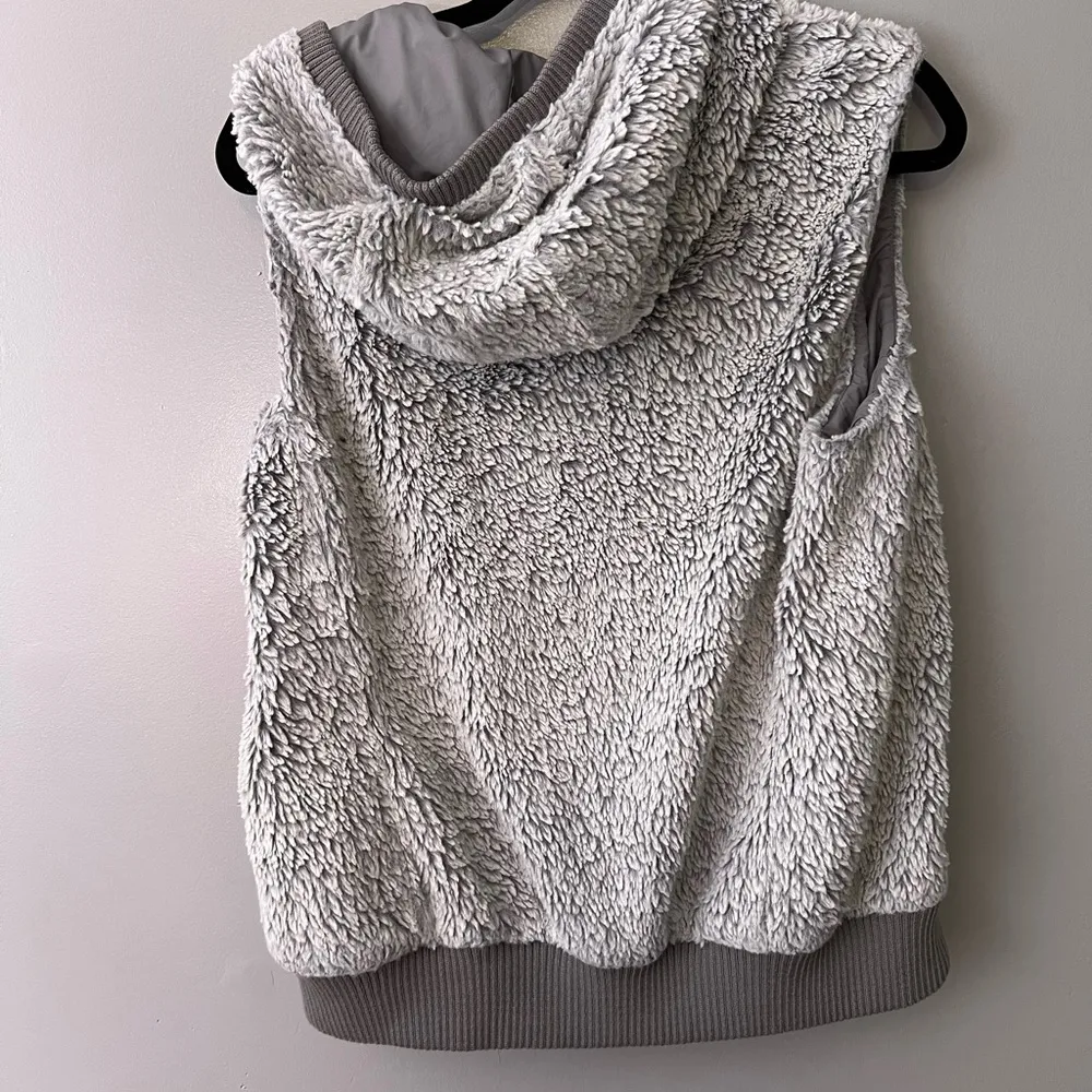 Conejo Vest Women's Large Gray Hooded Deep Pile Size Large - Image 6