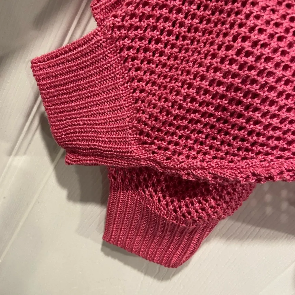 NWT No Boundaries Size M Pink Mesh Long Sleeve Crew Neck Pullover Heart Sweater - Image 6