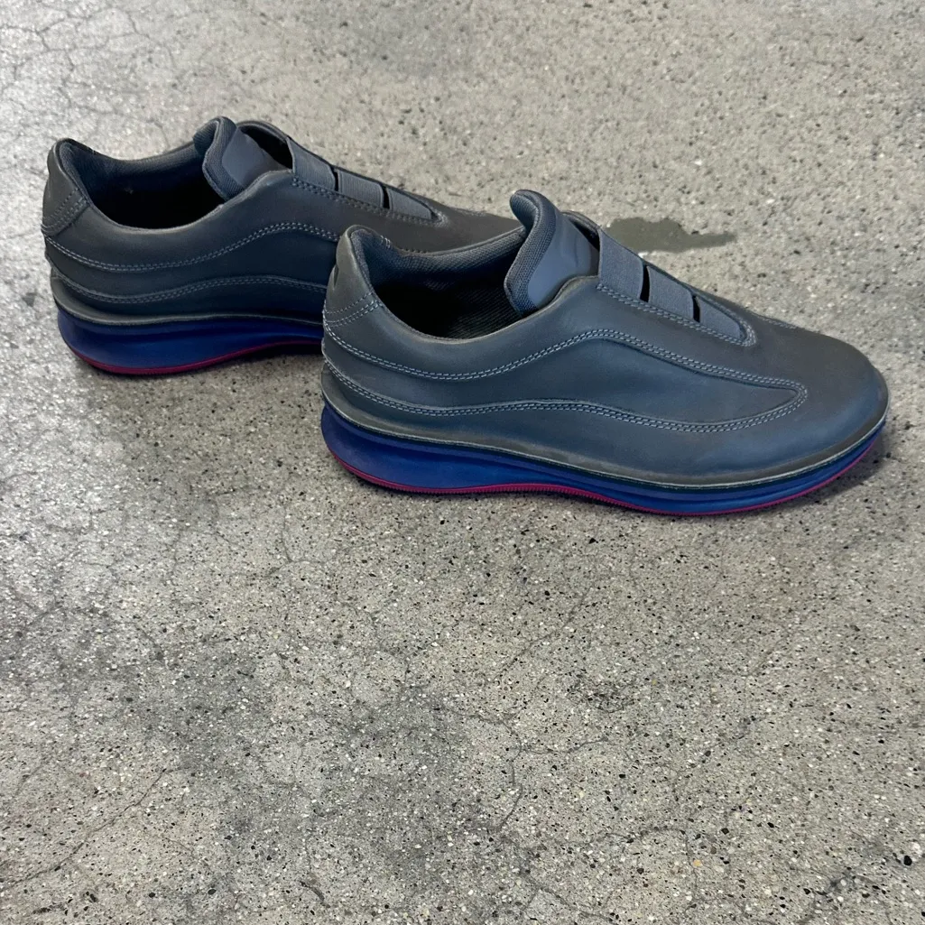 Camper Women's Rolling Sneaker SIZE 7 preowned great condition gray in color - Image 5