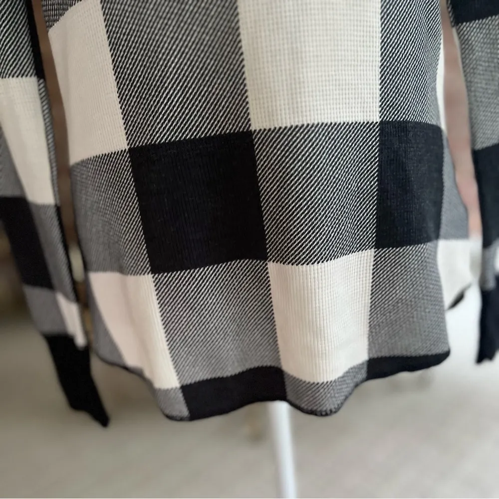 Old Navy Sweater Buffalo Plaid Checkered Crewneck Black Ivory M Business Casual - Image 6