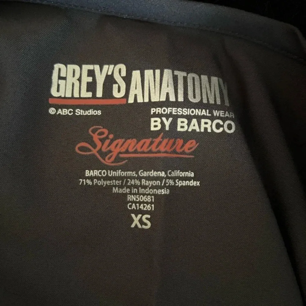 GREY’S ANATOMY BY BARCO Dark Gray Scrub Top‎ | XS | EUC - Image 4