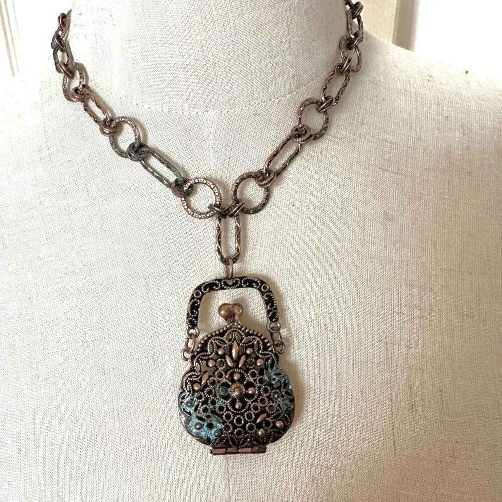 Filagree purse locket pendant necklace - Image 9