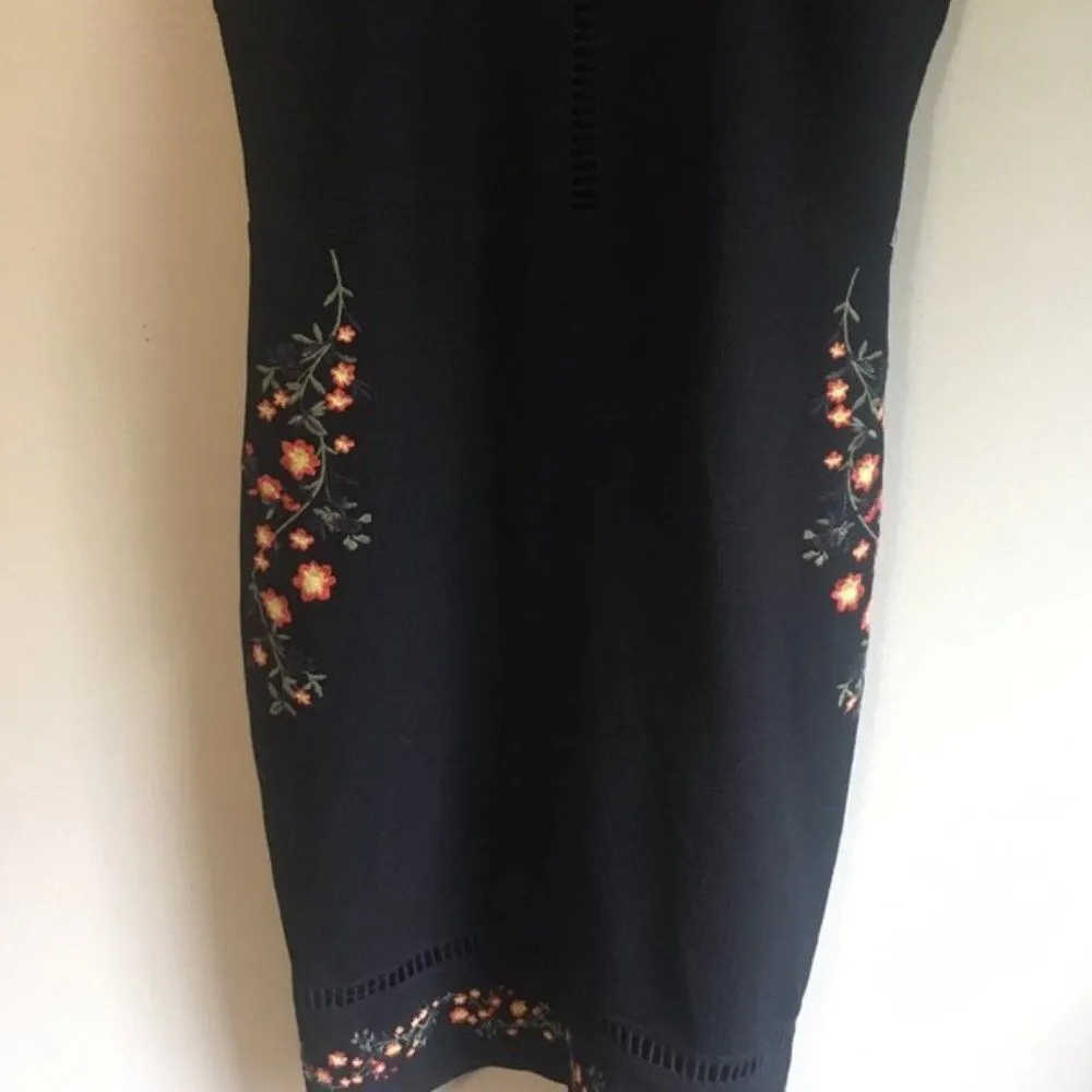 Endless Rose medium black dress - Image 3