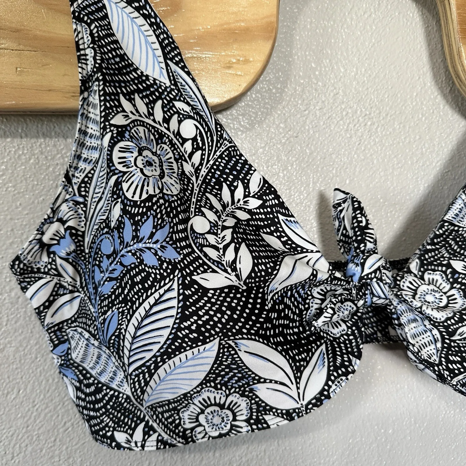 NEW Summersalt The Jetsetter‎ Bikini Top Blue Floral Print Size 18 Tie Front - Image 2