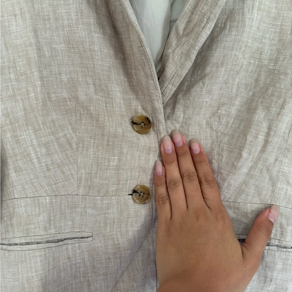 Banana Republic Beige Blazer - Image 4