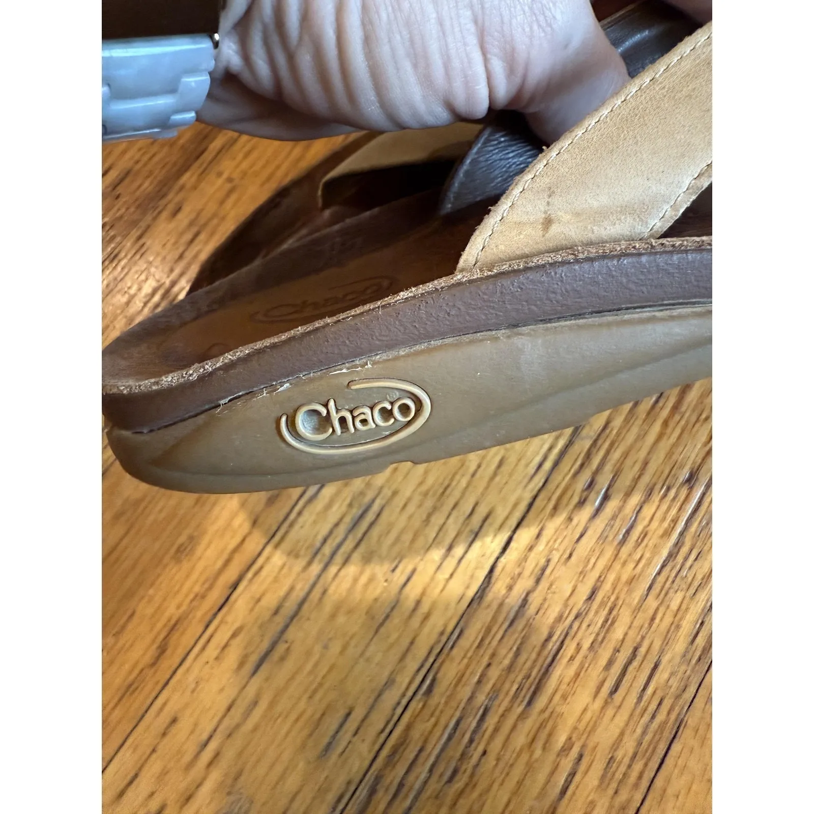 Chaco Sandals Womens Size 9 Flip Flop Leather Comfort Thong Flower Embossed - Image 3