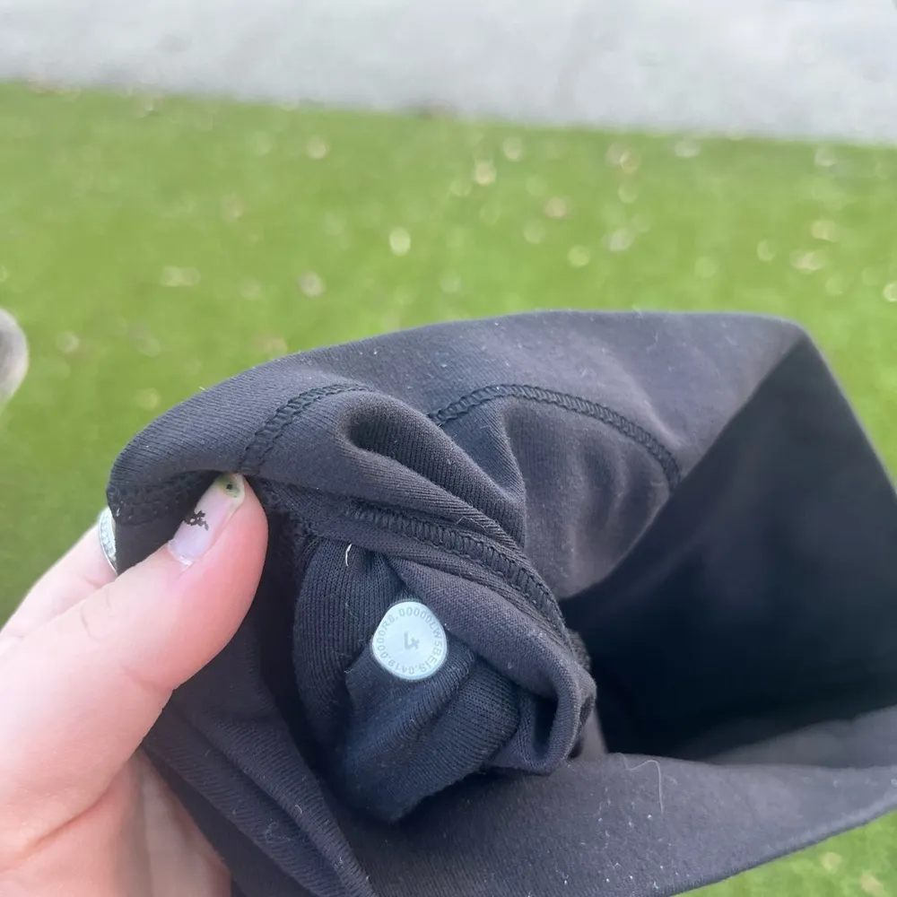 Lululemon Wunder Under Black Leggings 25" - Image 6