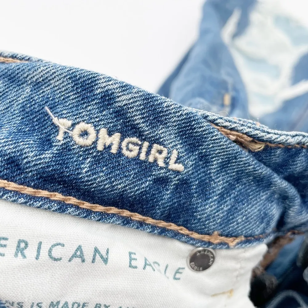 American Eagle Tomgirl Jeans Distressed Patch Button Fly Women's Size 0 X-Short - Image 10